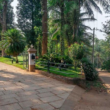 Crystal Homestay By Veo - Part Of Stayvista Madikeri Eksteriør billede