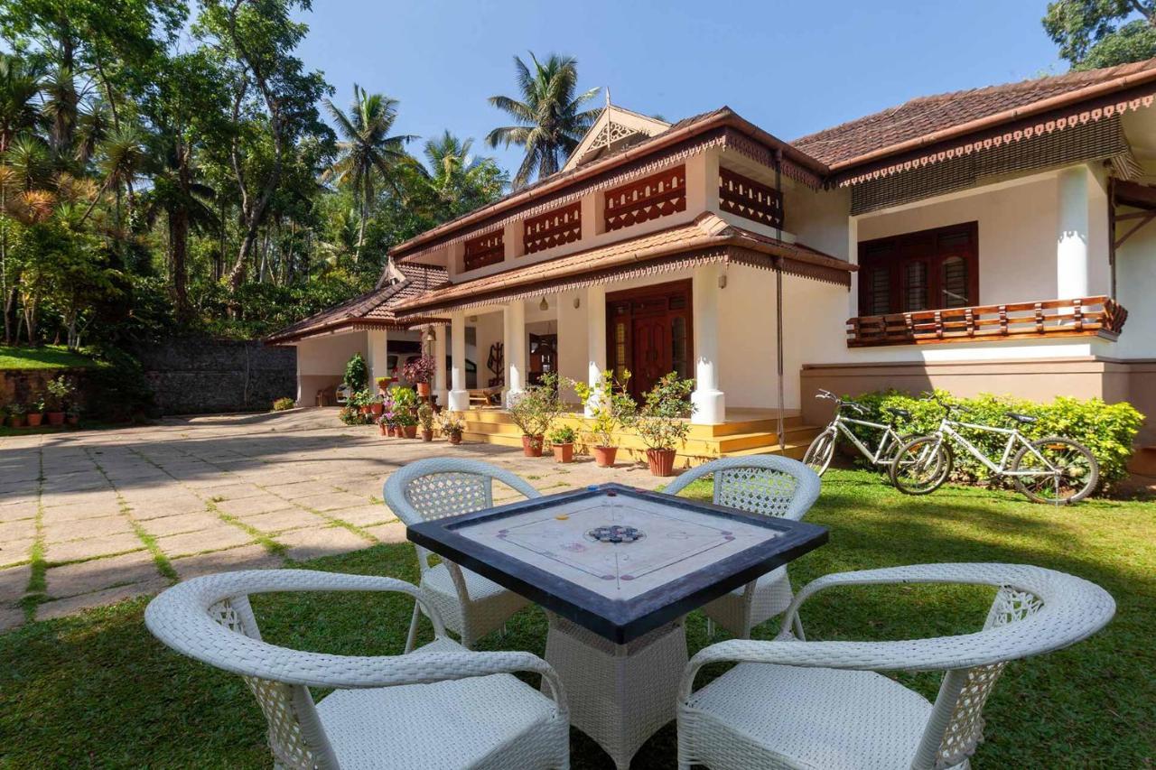 Crystal Homestay By Veo - Part Of Stayvista Madikeri Eksteriør billede