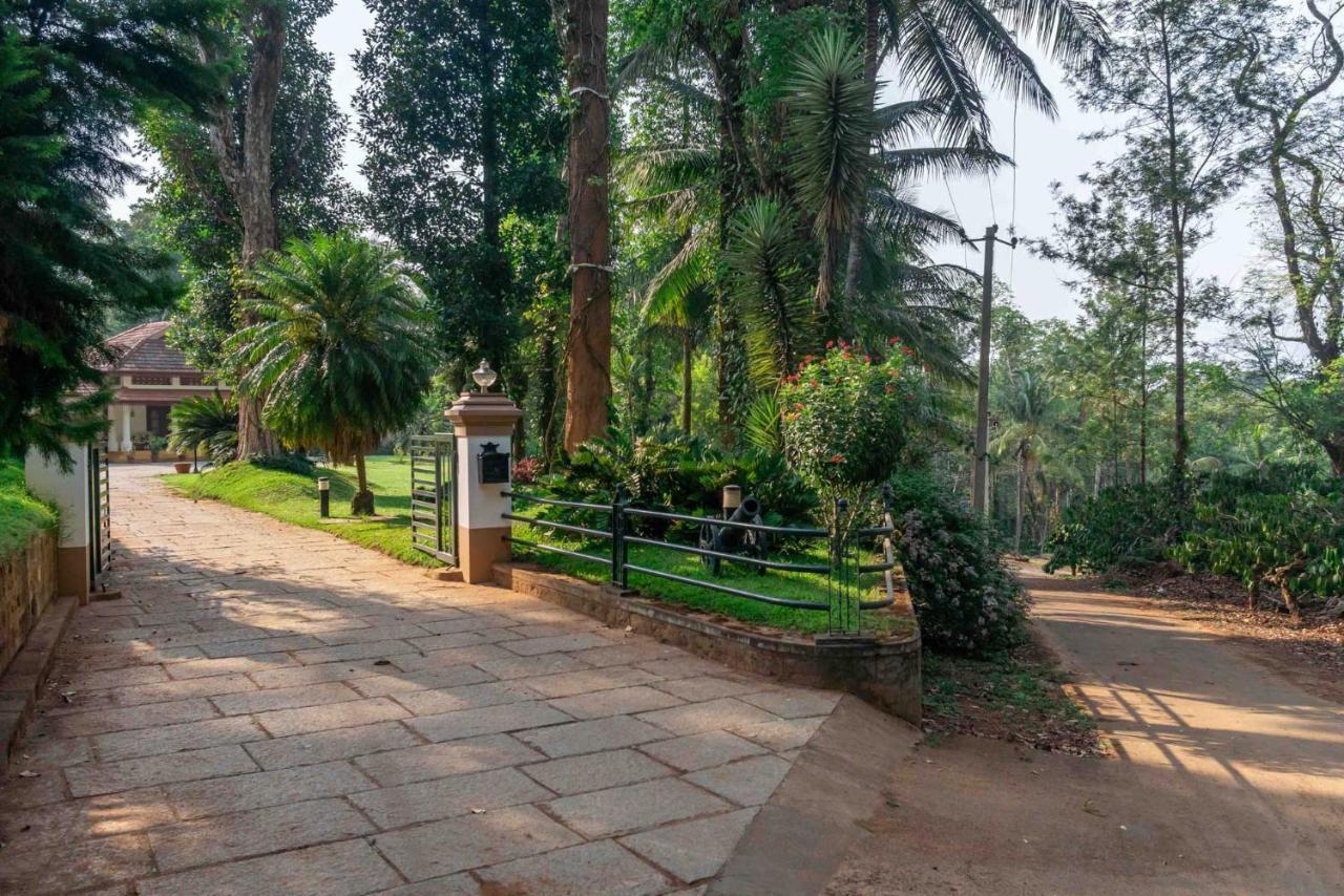 Crystal Homestay By Veo - Part Of Stayvista Madikeri Eksteriør billede