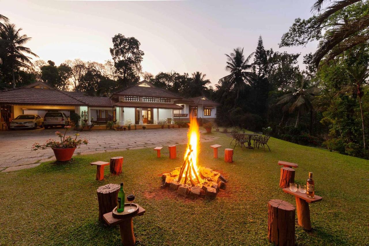 Crystal Homestay By Veo - Part Of Stayvista Madikeri Eksteriør billede