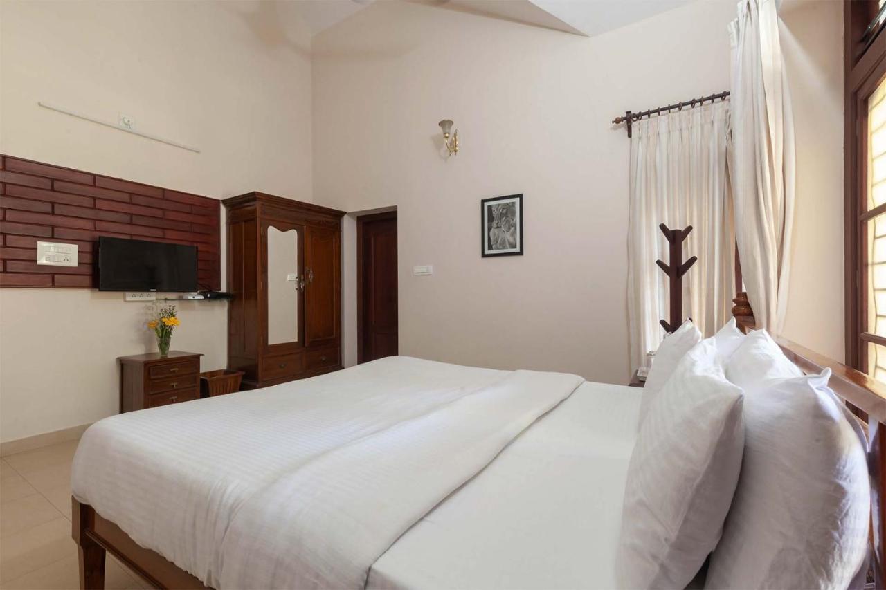 Crystal Homestay By Veo - Part Of Stayvista Madikeri Eksteriør billede